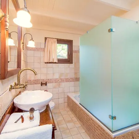 ヴィラ Luxury Villa Adonis With Private Heated Pool